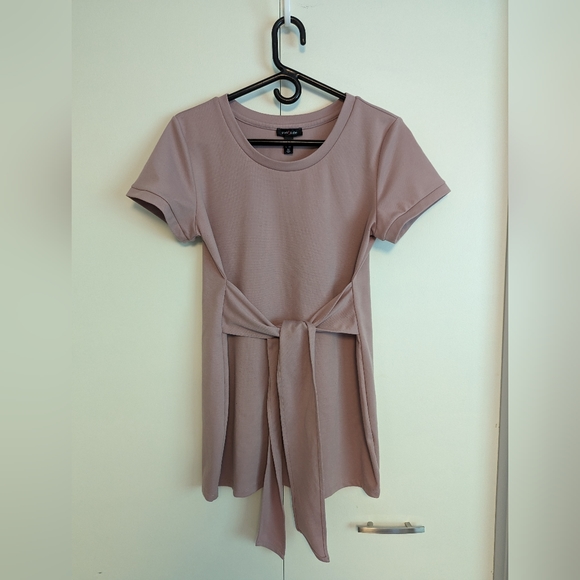 Short sleeved maternity tee with tie - Picture 1 of 5